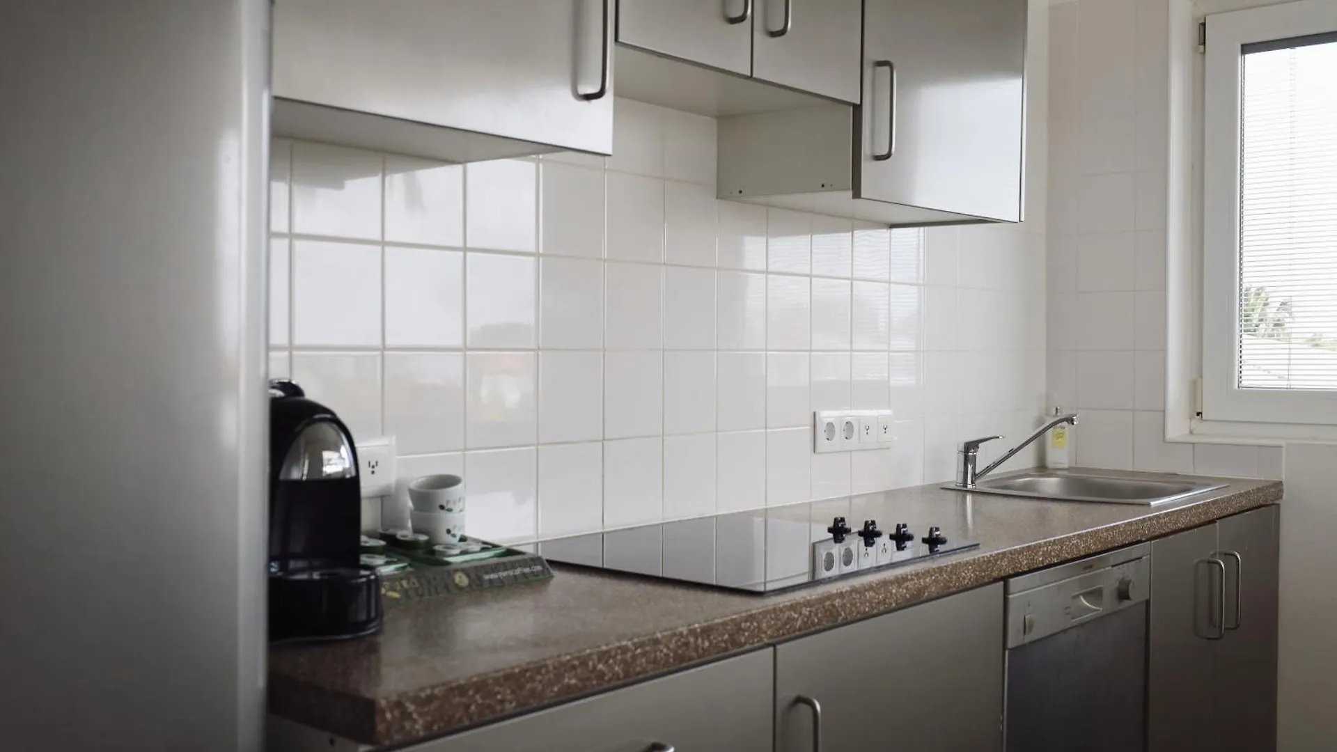 דירות וילמסטאד Palm Crest Curacao 150A